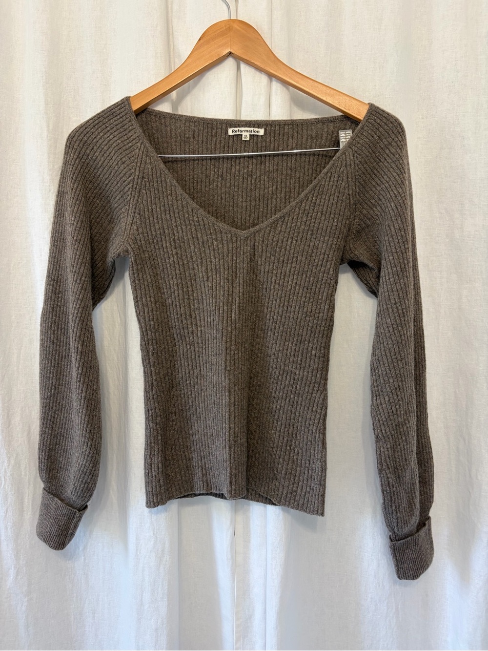 Reformation cashmere Sweater XS